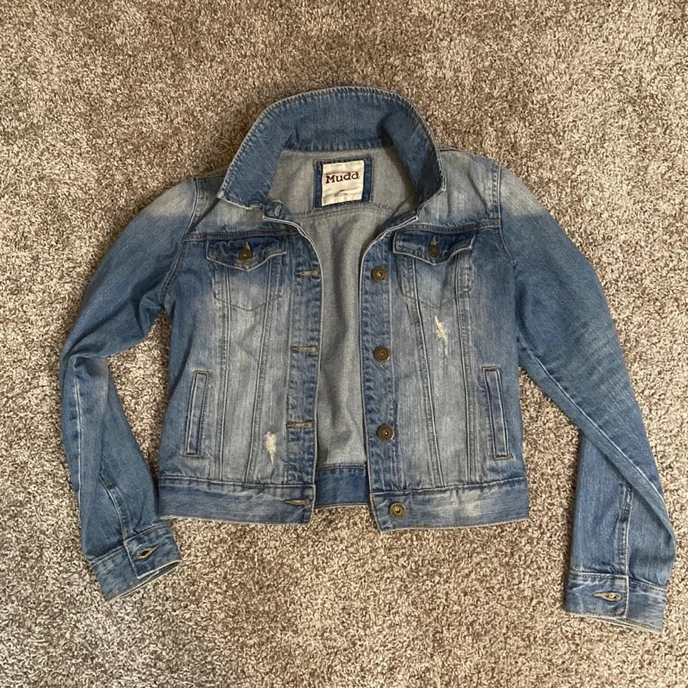 Light wash jean jacket - Picture 1 of 3